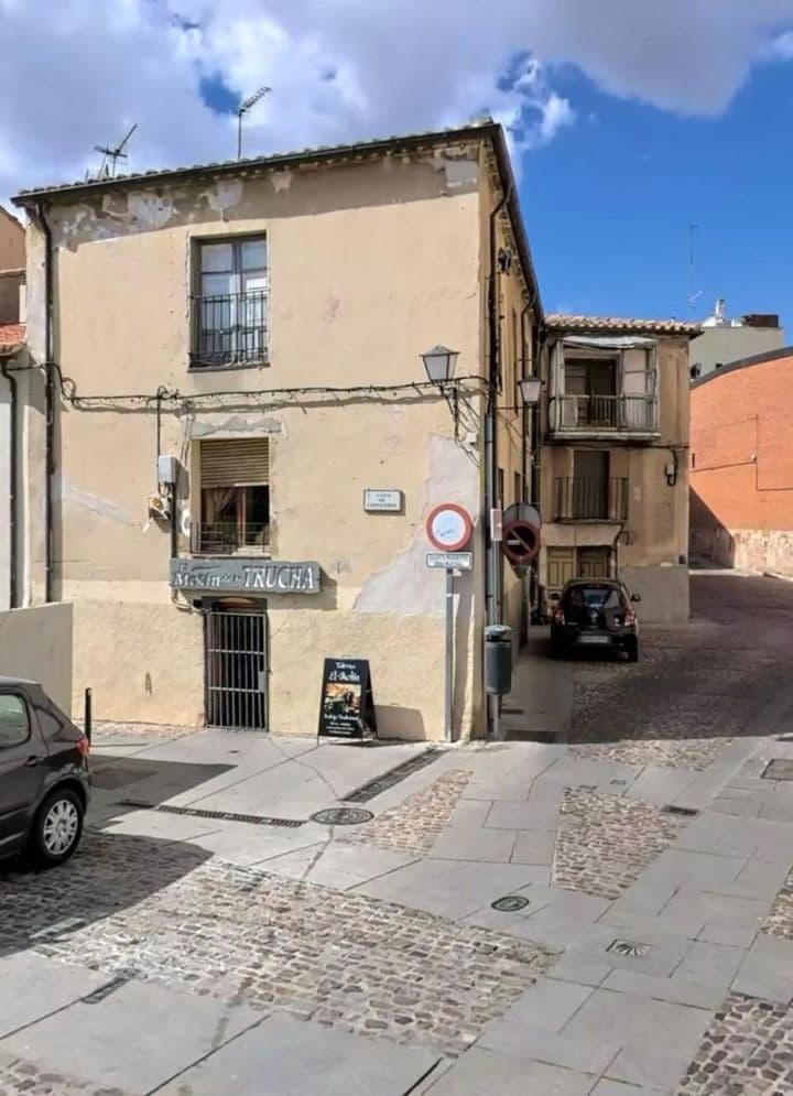 Investment Opportunity in the Heart of Casco - 305m² for €90,000