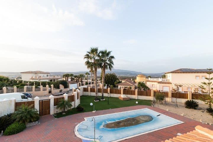 Spacious Chalet in Los Rodeos, Campos del Río