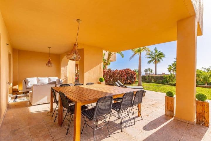 Stunning 3-Bedroom Ground-Floor Apartment with Private Garden in La Hacienda del Señorío de Cifuentes