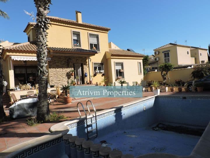 Stunning 4-Bedroom Villa with Pool in Torrevieja