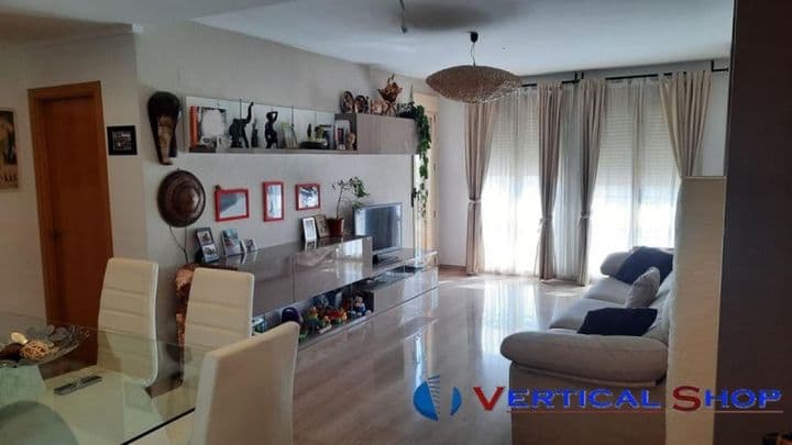 Stunning 3-Bedroom Apartment in Caudete with Garage & Storage