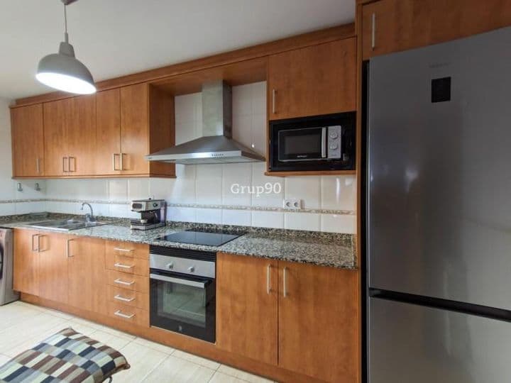 Modern 3-Bedroom Apartment in Rosselló - Just Steps from Lleida