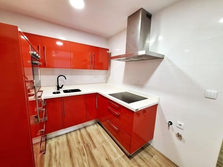 Stunning Corner Home in Alzira – Freshly Renovated Near Plaza Mayor