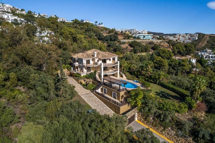 Lyxvilla med fantastisk utsikt i Los Monteros, Costa del Sol