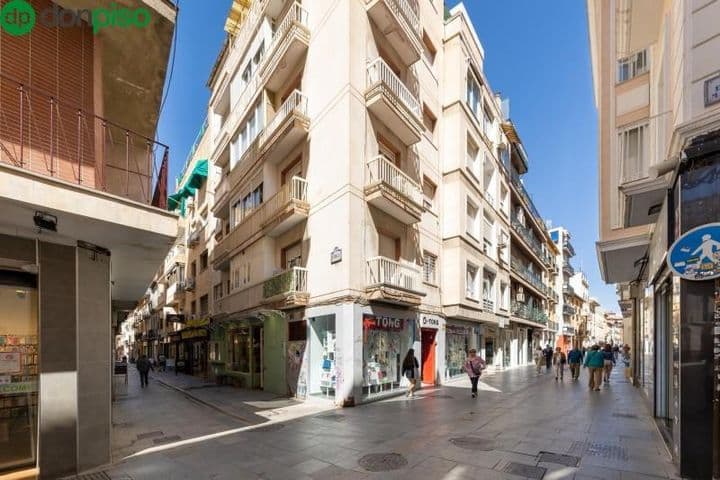 Charming 3-Bedroom Apartment in Central Granada