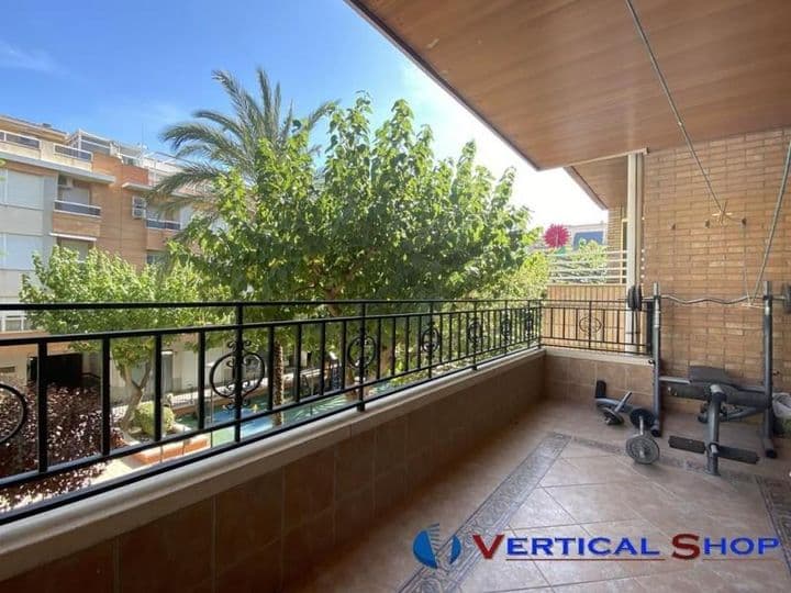 Spacious 4-Bedroom Apartment in Vibrant Caudete, Albacete