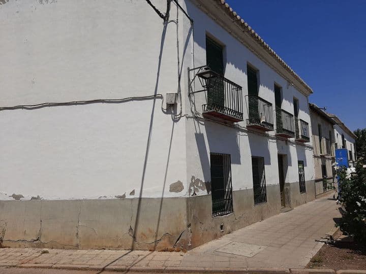 Spacious Fixer-Upper in the Heart of Almagro