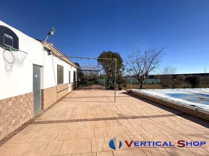 Charming Chalet for Sale in Caudete, Albacete