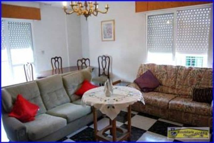 Spacious 4-Bedroom Apartment in Santomera