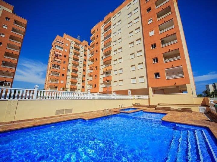 Stunning 3-Bedroom Apartment in Luz Bahía, Veneziola - Just 150m from the Beach!