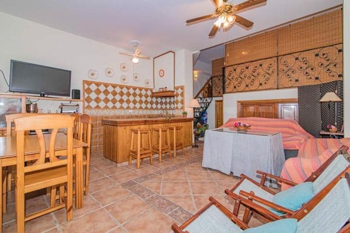 Cozy Two-Story Home in Salobreña - Ready to Enjoy!