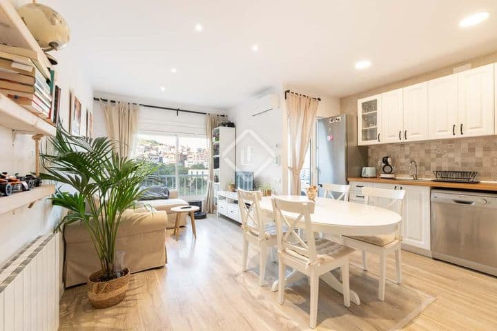 Stylish 3-Bedroom Apartment in Castelldefels with Stunning Views