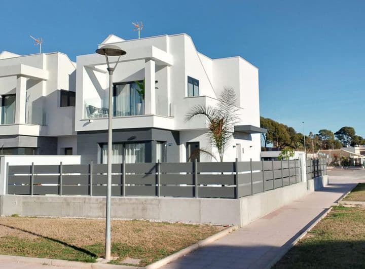 Modern Coastal Villa in Santiago de la Ribera