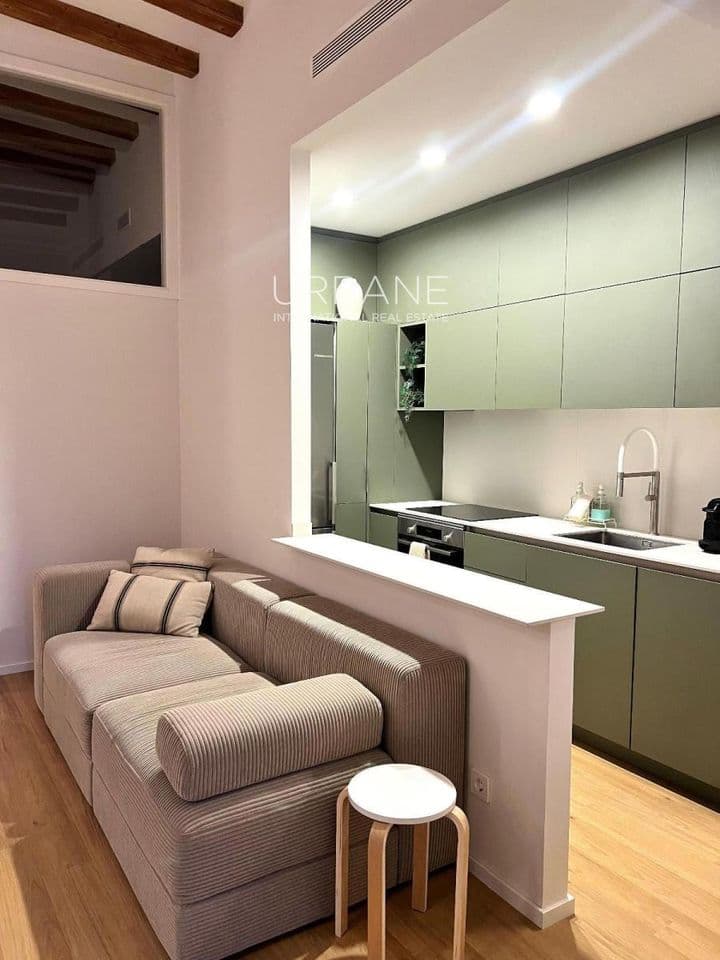 Stylish 6-Month Rental in Poble Nou, Barcelona - Embrace Modern Living!