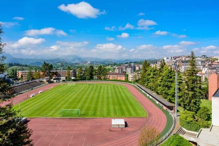 Stunning 2-Bedroom Apartment in Oviedo with Breathtaking Mountain Views