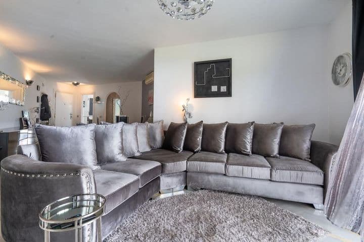 Stunning 2 Bed Apartment in Mijas Golf mit herrlicher Aussicht