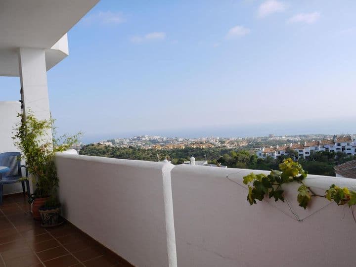 Stunning 2-Bedroom Oasis in Sitio de Calahonda with Ocean Views