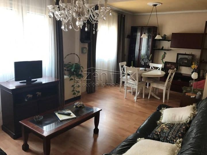 Charming 3-Bedroom Apartment in the Heart of Oviedo - Calle Foncalada