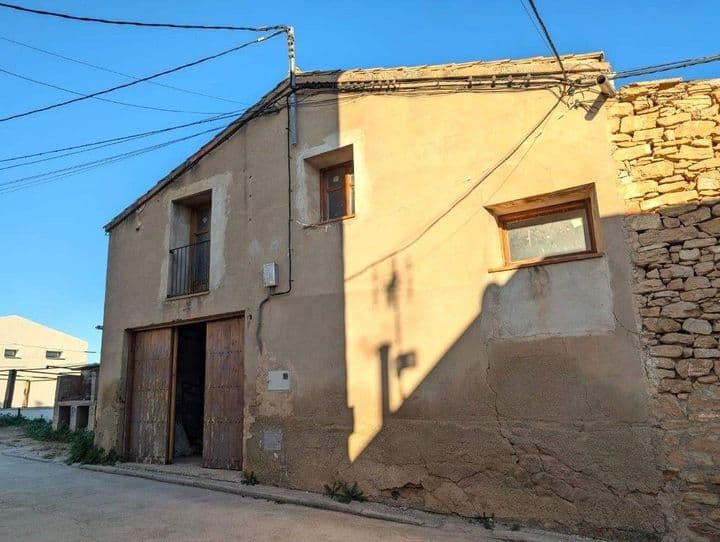 Charming Two-Story Warehouse in Valdealgorfa - 186m² with Renovation Potential