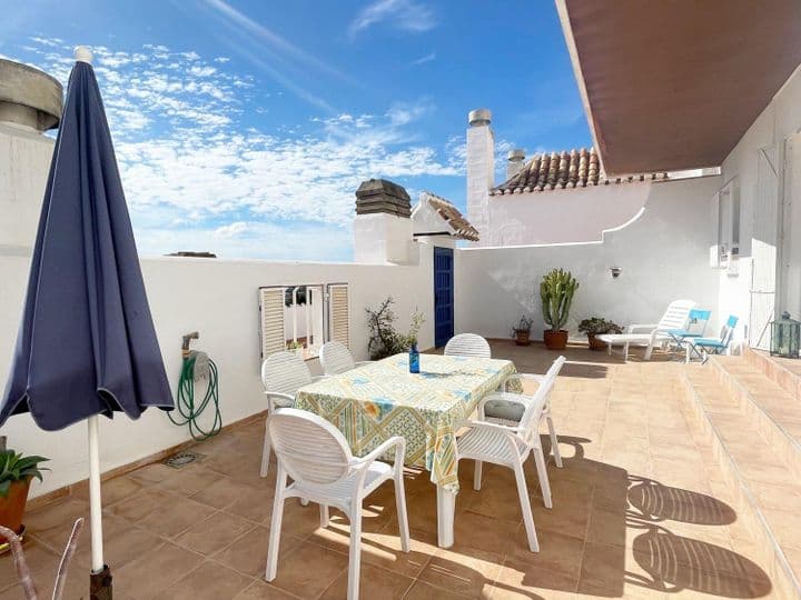 Charming Andalusian Apartment in [Location] with Spacious Terrace