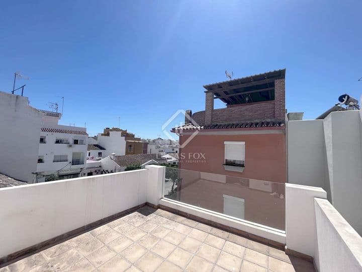 Stunning 3-Bedroom Townhouse in Estepona's Old Town