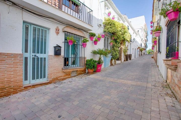 Charmig markvåning lägenhet i Estepona Gamla stan