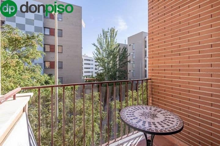 Bright 2-Bedroom Apartment in Los Periodistas, Granada