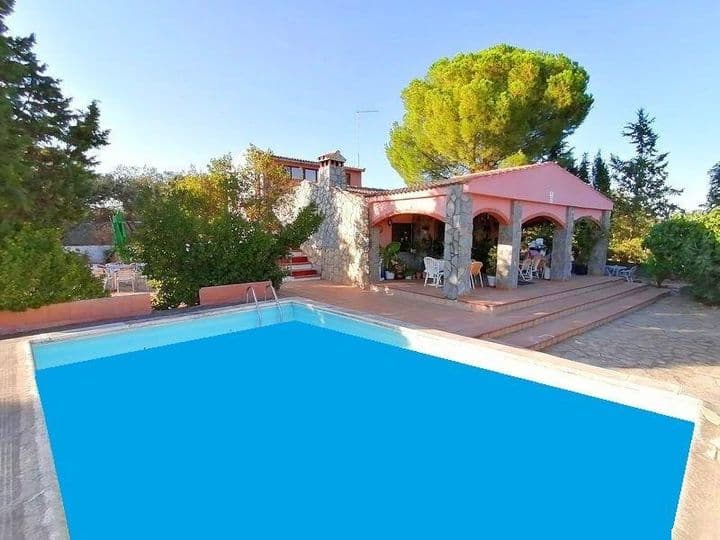 Charming Chalet with Pool near Cáceres - 2600 m² Plot