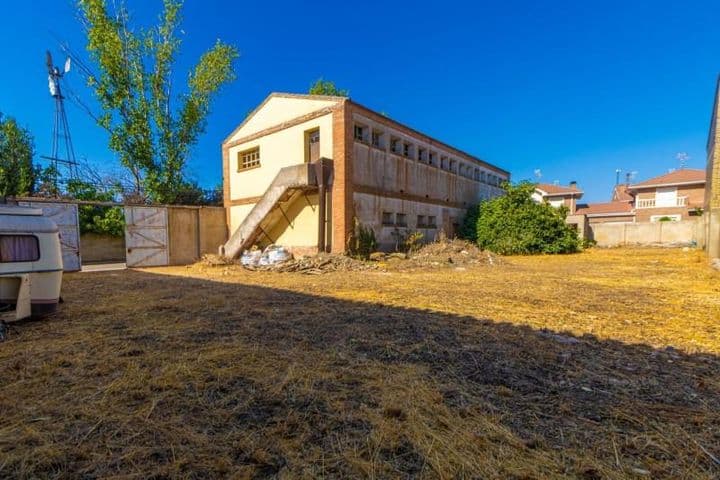 Spacious Property in the Heart of Fontanar: 450m² with Endless Possibilities