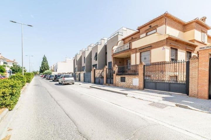 Exclusive Family Home in Granada – Bright & Spacious with Stunning Views