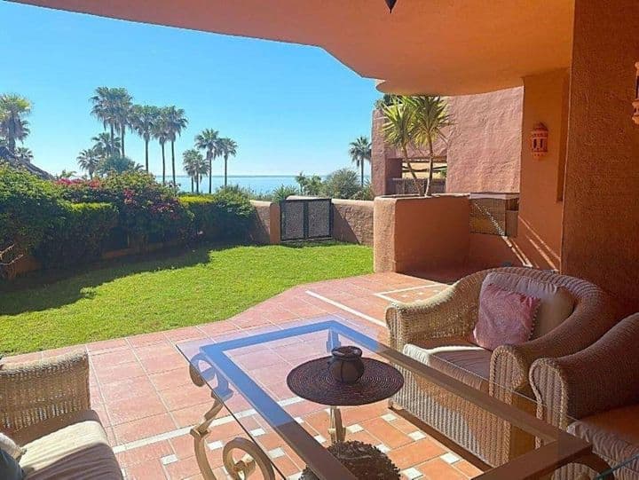 Stunning Beachfront Apartment in Estepona!