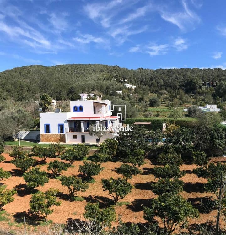 Can Mares: Stunning Renovated Country House in Santa Eulalia, Ibiza