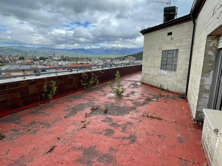 Spacious 7-Bedroom Apartment in the Heart of Ponferrada