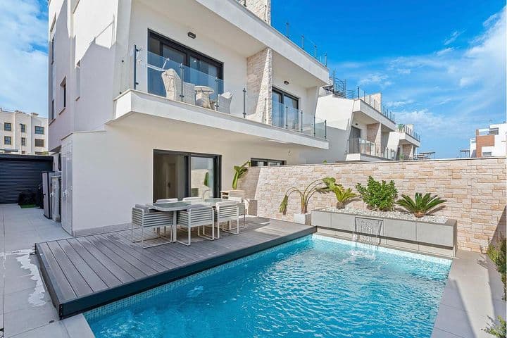 Stunning New Semi-Detached Villas in Guardamar del Segura