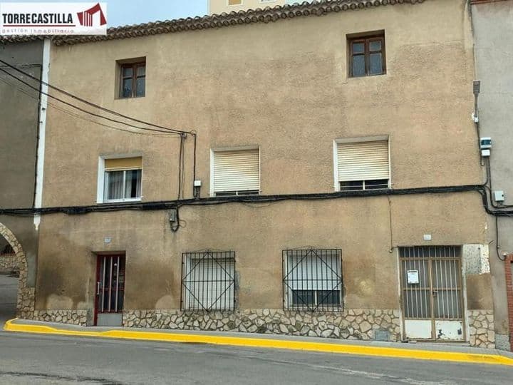 Spacious Fixer-Upper in Chinchilla de Monte, Aragon