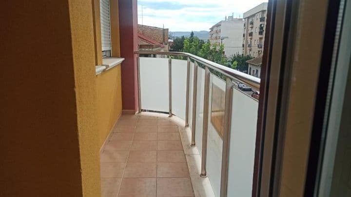 Spacious Apartment in Alquerías - Perfect Location!