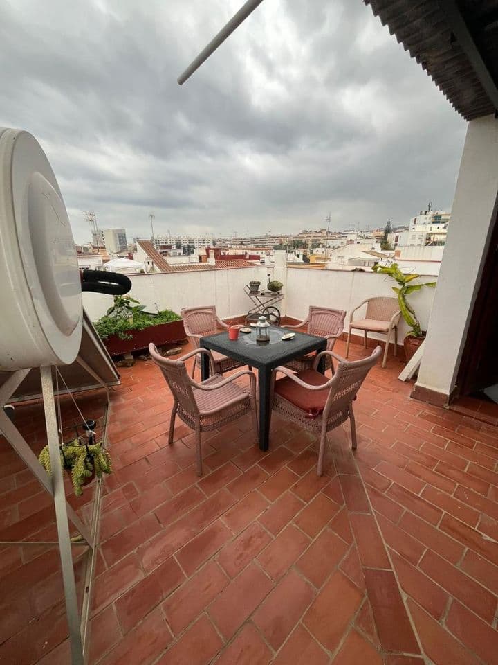 Två egendomar i ett! Prime Estepona plats