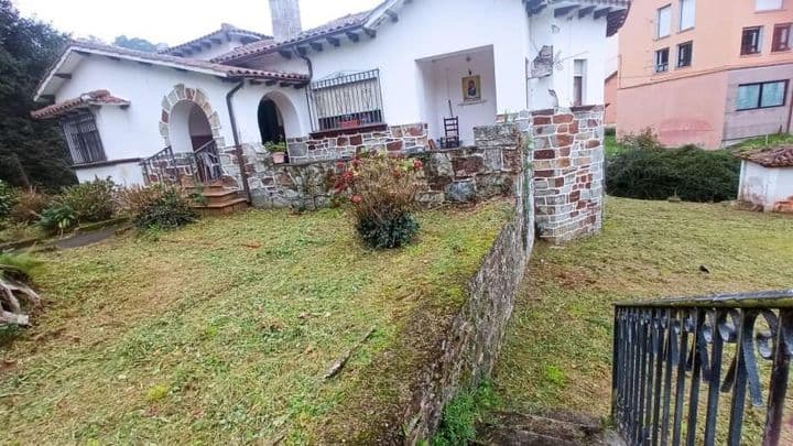 Charming Property in Soto de Luiña, Cudillero - Perfect Location!