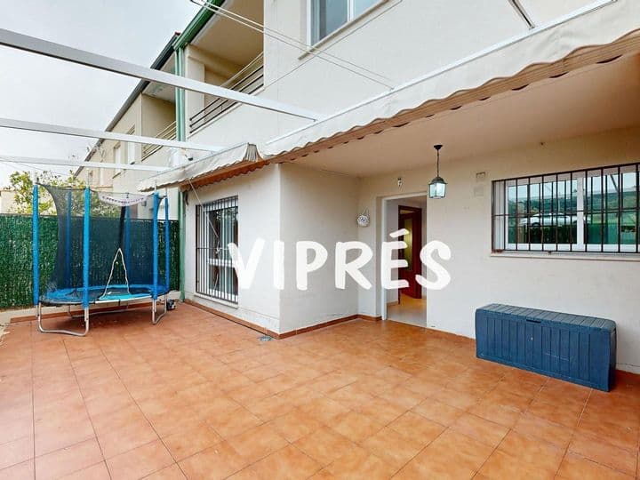 Spacious Townhouse in Residential Universidad, Perfectly Located