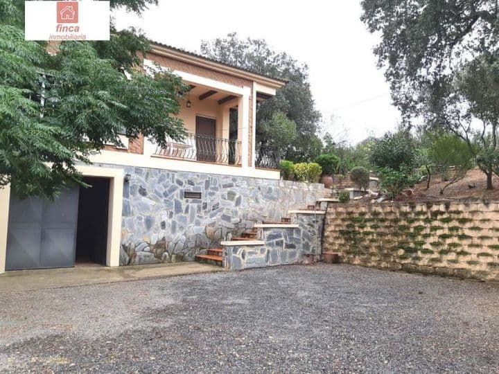 Charming Chalet in Montijo-La Nava – Perfect for Nature Lovers!