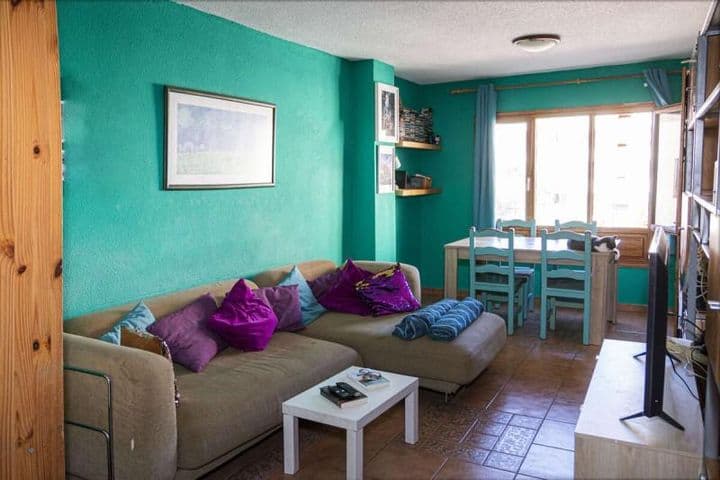 Spacious 3-Bedroom Apartment in La Vega-Salinas, Arrecife