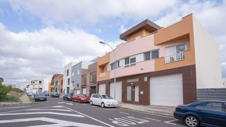 Stunning Mixed-Use Building in Los Alisios – €390,000 for Entire Building or €320,000 for Home and Garage