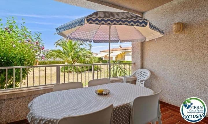 Charming Ground Floor Apartment for Sale in Sector del Llac, Empuriabrava