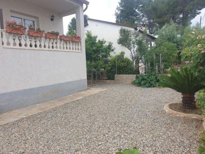 Charming Independent Chalet in Can Gordey, La Bisbal del Penedès