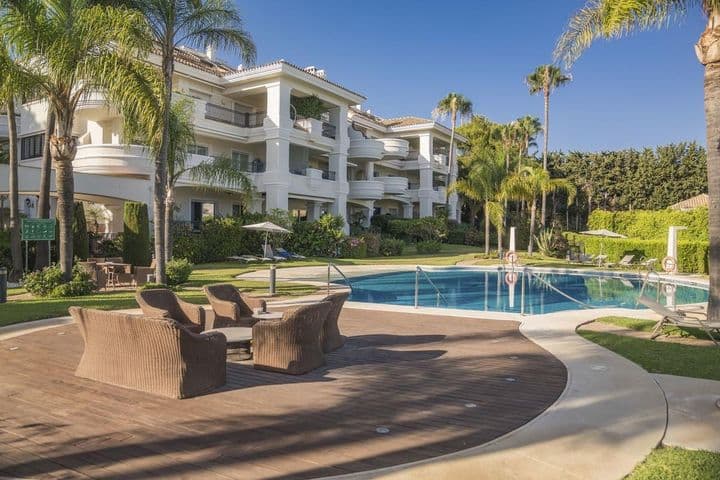 Stunning Garden Apartment in Sierra Blanca, Marbella