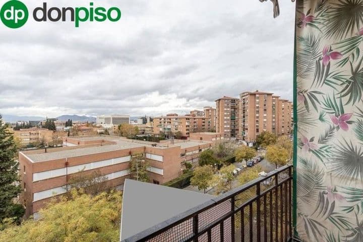 Charming 3-Bedroom Flat in Zaidín, Granada