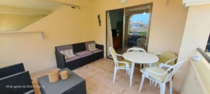 Cozy Apartment in Castle Harbour, Los Cristianos - A Must-See!