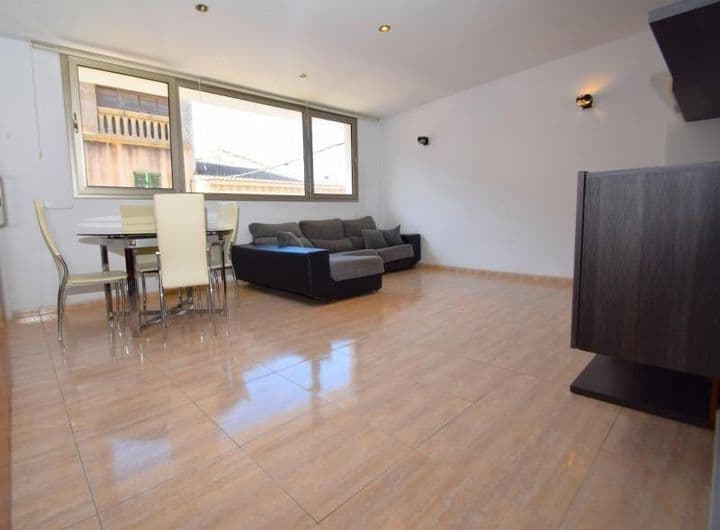 Charming 3-Bedroom Flat in Sa Pobla - Minutes from Plaza Mayor