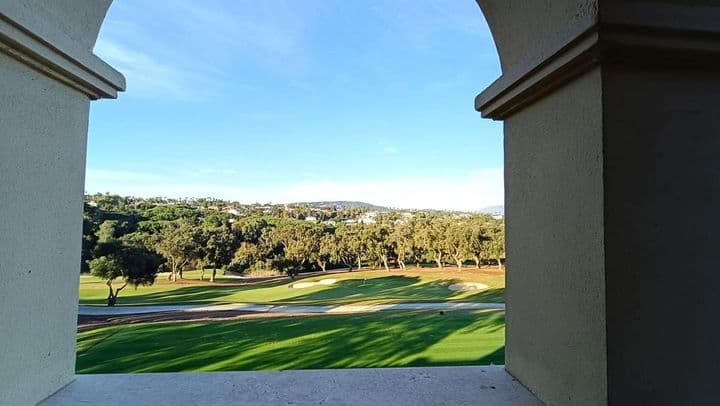 Golf Course Gem in Marbella: Modern 2-Bedroom Apartment