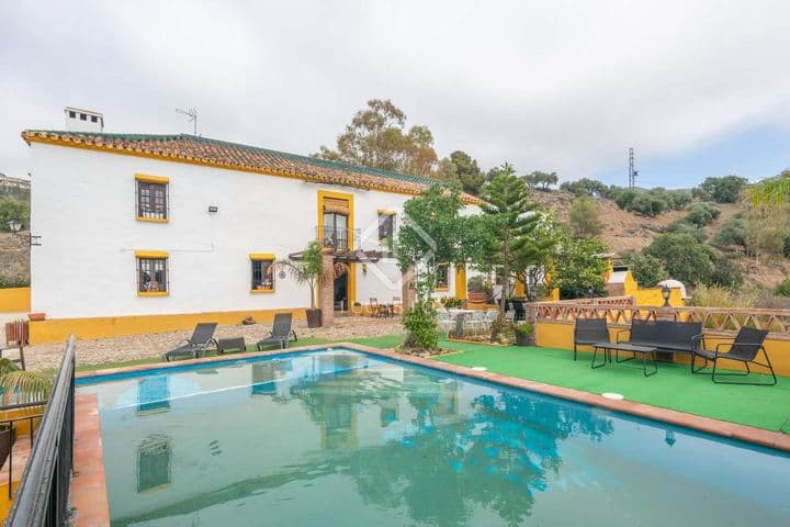 Stunning Country House with Equestrian Facilities in Montes de Málaga